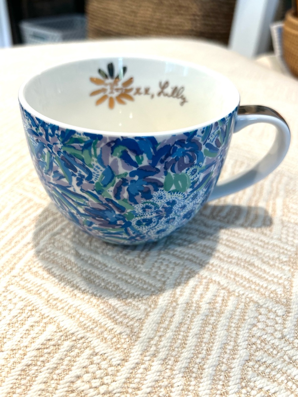 Lilly Pulitzer Floral Tropical Mug w Gold accents. EUC. Ceramic. Coffee date.